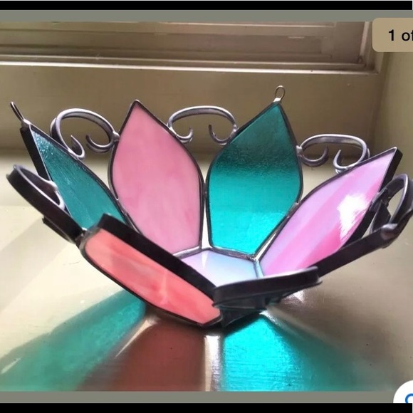 Gorgeous Vintage Stained Glass Flower Basket Bowl